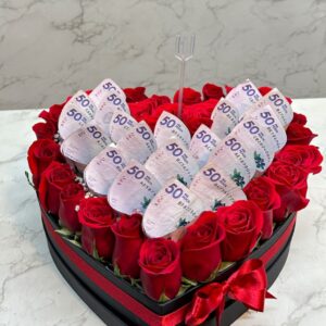 Corazón rosas y dinero