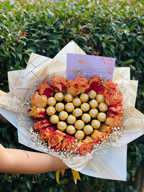 Ramillete Rosas y chocolates🌹❤️ en corazon. - Image 3