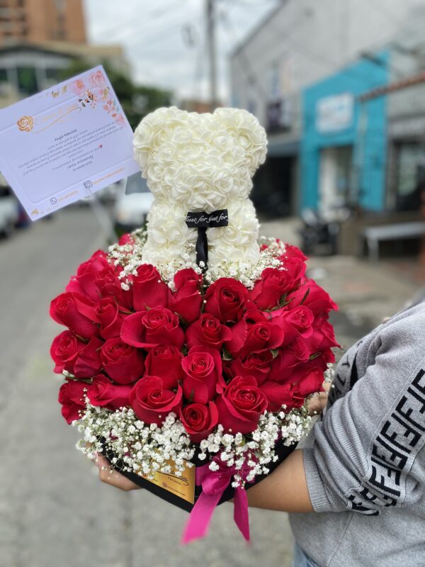 Corazon rosas y oso eterno  🧸🌹